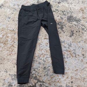 ALO Yoga men’s gray Jogger Sweatpants